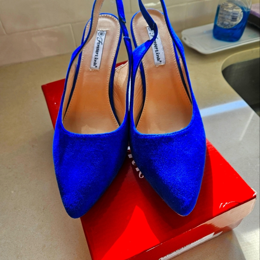 Kitten Heels Blue Suede Pumps